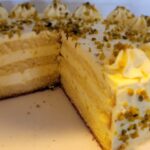 Mango-Sahnetorte mit Pistatien